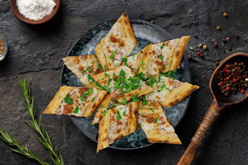 Kıymalı Kaşarlı Pide